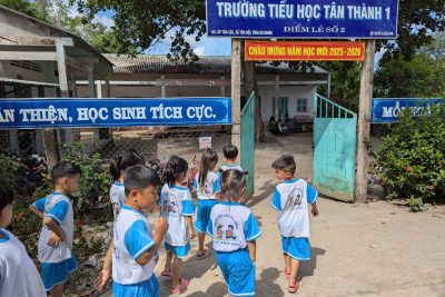 BÉ ĐI THĂM QUAN TRƯỜNG TIỂU HỌC