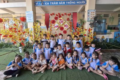 🌸 Hoạt động trải nghiệm Tết và mùa xuân của lớp Chồi 1 – Rộn ràng sắc xuân yêu thương 🧧